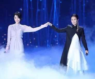 岁月简谱 王菲 那英珍惜眼前人，心中无黄昏2
