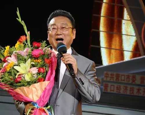 牡丹之歌简谱  蒋大为   四月花中之王雍容开3