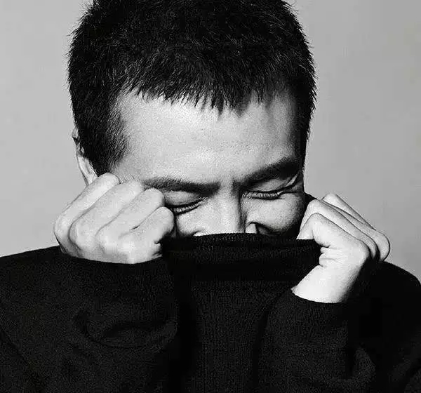New Boy吉他谱 朴树 跳动旋转的音符，奔腾而欢乐的人间，金灿灿的未来……6